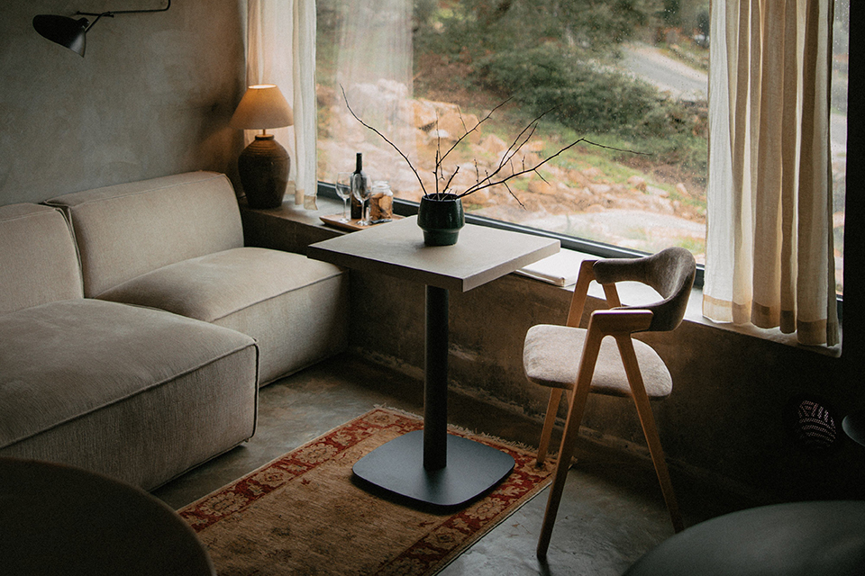 detalle de lámpara con forma geométrica