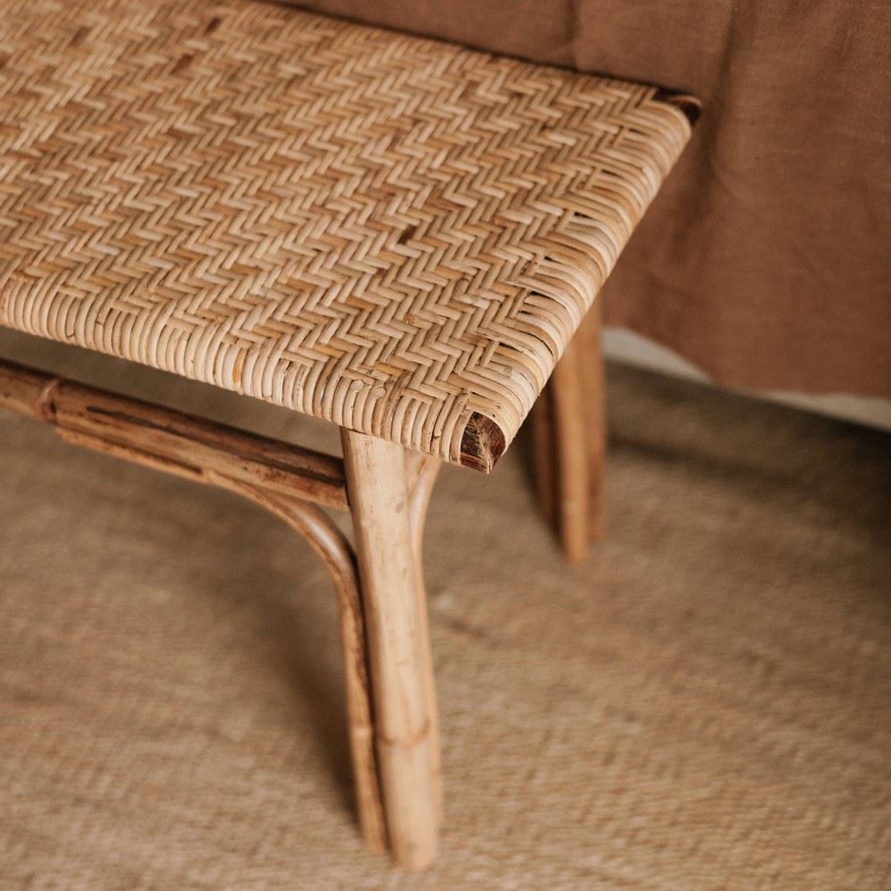 misterwils-session-photos-portugal-ete-banc-theo-2 BANC EN ROTIN NATUREL THEO, style méditerranéen | Trouvez-la chez MisterWils. Plus de 4000m² d'exposition. 2 Session Photos Portugal Été 2024