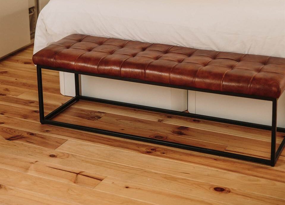 Décorer une chambre n’est pas une tâche facile et chaque détail compte pour créer un environnement cosy et fonctionnel. L'un de ces détails qui peuvent faire une grande différence dans le style et le confort de votre pièce sont les banquettes de bouts de lit. 7