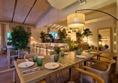 Tables en céramique dans le restaurant Hermanos Guadalupe