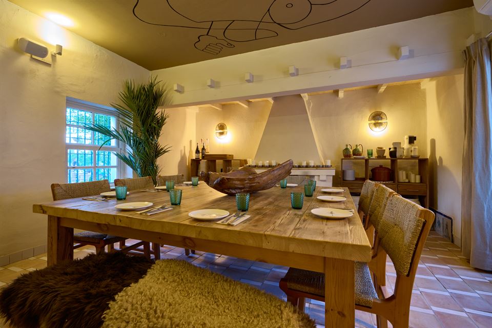 salon avec table restaurant Hermanos Guadalupe