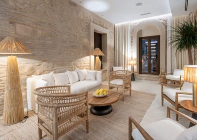 Portería Santa Clara, un projet de GRUPO SOJO avec du mobilier MisterWils | Furniture for free souls 4