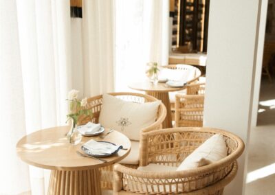 Portería Santa Clara, un projet de GRUPO SOJO avec du mobilier MisterWils | Furniture for free souls 8