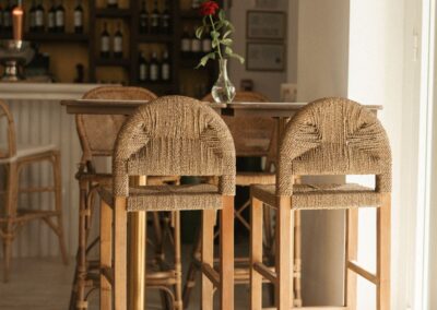 Portería Santa Clara, un projet de GRUPO SOJO avec du mobilier MisterWils | Furniture for free souls 9