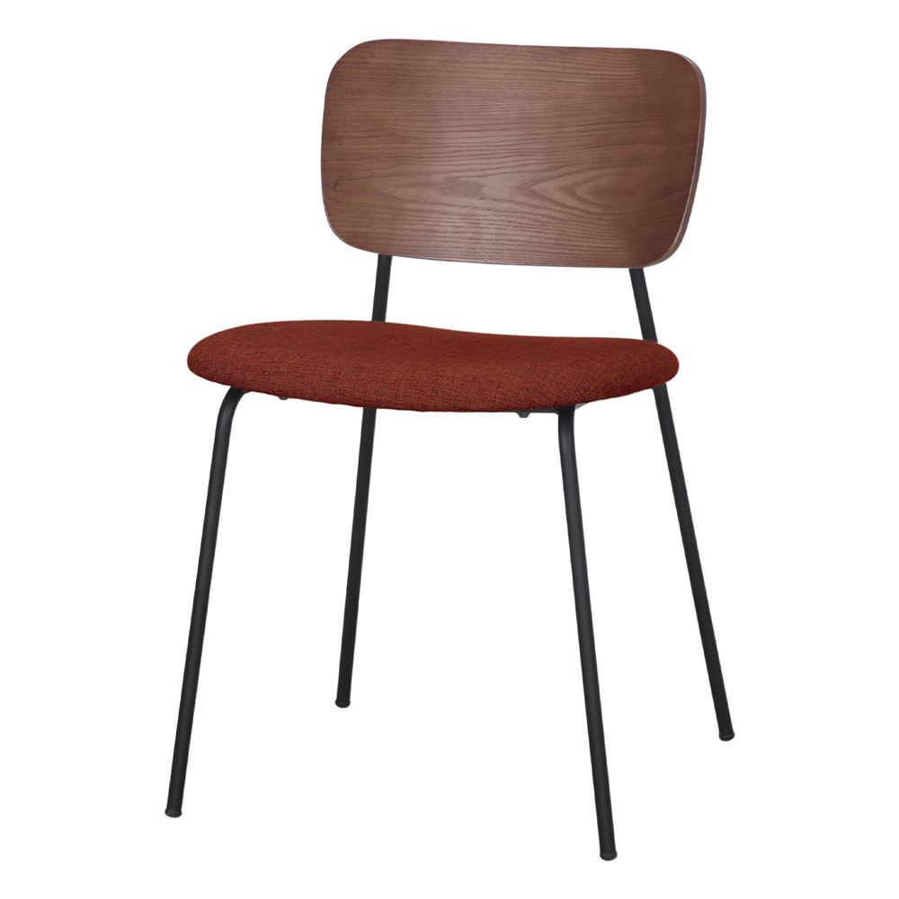 CHAISE TAPISSÉE ALDERY, de style Mid Century | Trouvez-la chez MisterWils. Plus de 4000m² d'exposition. 1