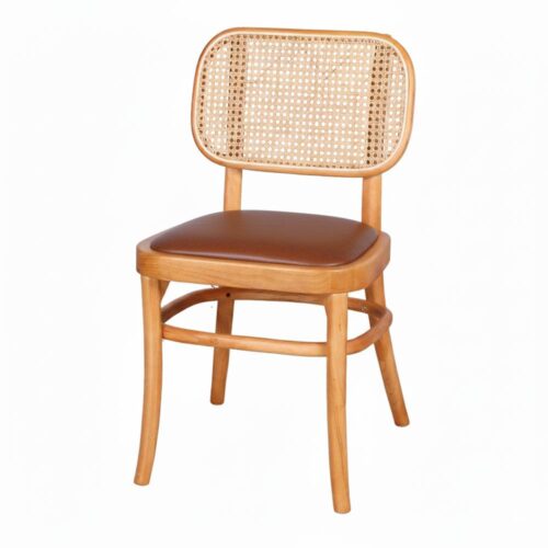 CHAISE EN BOIS BOREAL, de style Nordique | Trouvez-la chez MisterWils. Plus de 4000m² d'exposition.